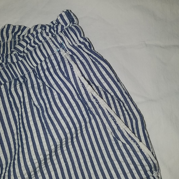 Lands' End Girls Shorts - Picture 2 of 3